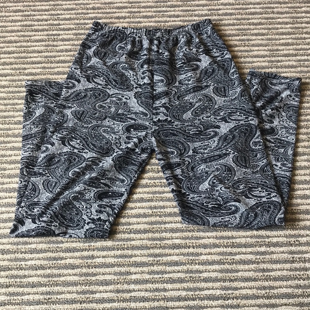 Patterned leggings